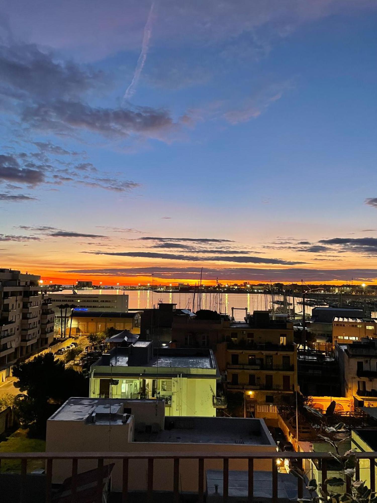 Faro Sul Mare Luxury Apartment - Zona Fiera Bari Extérieur photo